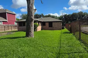 4532 Briscoe St, Houston, TX 77051 - Photo 3