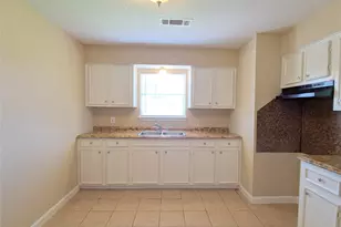 10962 Buffum St, Houston, TX 77051 - Photo 5