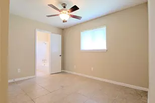 10962 Buffum St, Houston, TX 77051 - Photo 9