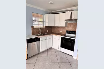 7301 Avenue K #B, Houston, TX 77011 - Photo 3