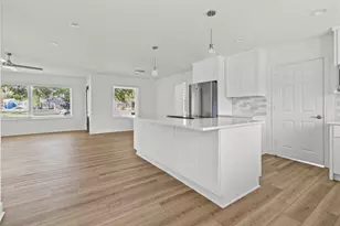 2201 Meadow Ln, La Marque, TX 77568 - Photo 7