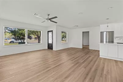 2201 Meadow Lane, La Marque, TX 77568 - Photo 9