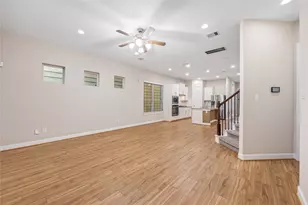 10408 Quiet Courtyard Rd, Houston, TX 77043 - Photo 9