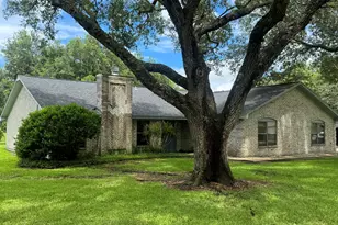 4 Shantilly Ln, Bay City, TX 77414 - Photo 1