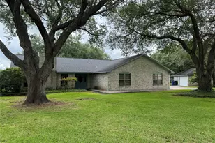 4 Shantilly Ln, Bay City, TX 77414 - Photo 3