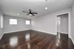 9238 Klondike St, Houston, TX 77075 - Photo 7