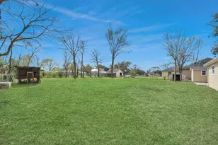 9238 Klondike St, Houston, TX 77075 - Photo 5