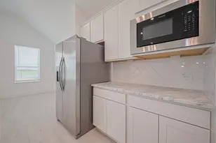 2911 Golden Isle Dr, Texas City, TX 77568 - Photo 13