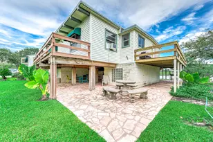 325 Palm Dr, Liverpool, TX 77577 - Photo 3