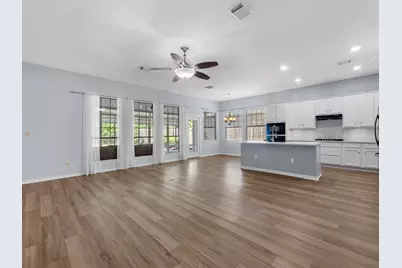 42 Silver Lute Place, The Woodlands, TX 77381 - Photo 9