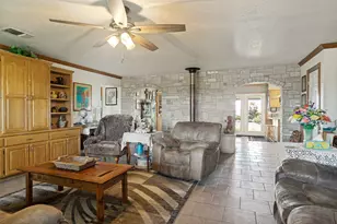 369 Sakewitz, Comfort, TX 78013 - Photo 7