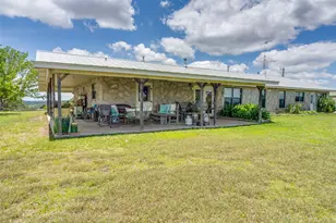 369 Sakewitz, Comfort, TX 78013 - Photo 5