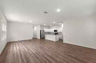 31007 Gayle Prairie Oak St, Waller, TX 77484 - Photo 5