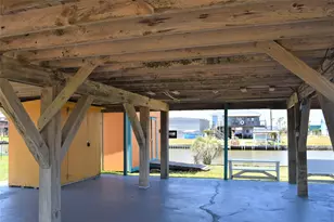 373 Neptune St, Sargent, TX 77414 - Photo 5