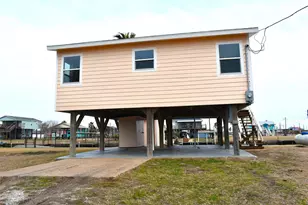 373 Neptune St, Sargent, TX 77414 - Photo 7