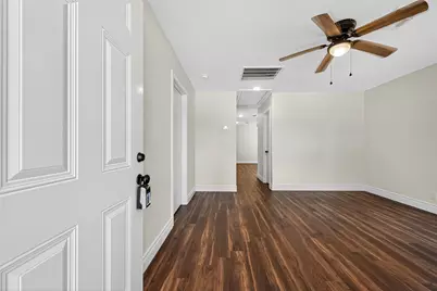 511 E Melville Drive, Crosby, TX 77532 - Photo 7