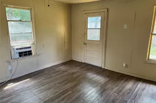 606 E 42nd St, Houston, TX 77022 - Photo 5
