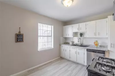 313 Evans Street, Angleton, TX 77515 - Photo 9