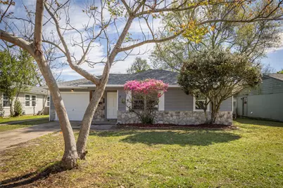 313 Evans Street, Angleton, TX 77515 - Photo 1