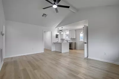 5802 Chrystell Lane, Houston, TX 77092 - Photo 9