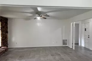 10415 Sageburrow Dr, Houston, TX 77089 - Photo 11
