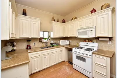 4104 Walker Street, Houston, TX 77023 - Photo 15