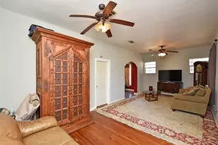 4104 Walker St, Houston, TX 77023 - Photo 13