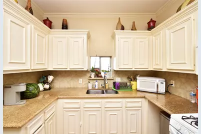 4104 Walker Street, Houston, TX 77023 - Photo 5