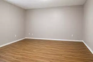 2521 Crosstimbers Dr, Huntsville, TX 77320 - Photo 11