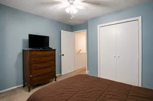 2521 Crosstimbers Dr, Huntsville, TX 77320 - Photo 3