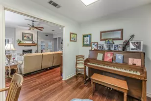 2004 E Lake Dr, Huntsville, TX 77340 - Photo 11