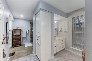 2004 E Lake Dr, Huntsville, TX 77340 - Photo 15