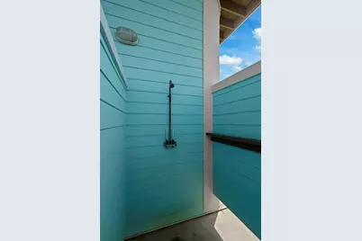 946 Raymond, Port Bolivar, TX 77650 - Photo 7