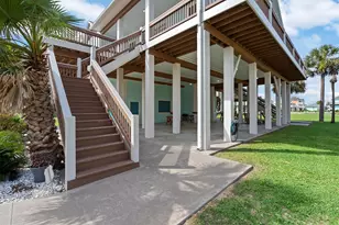 946 Raymond, Port Bolivar, TX 77650 - Photo 3