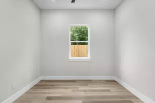 991 South Ln, Houston, TX 77088 - Photo 11