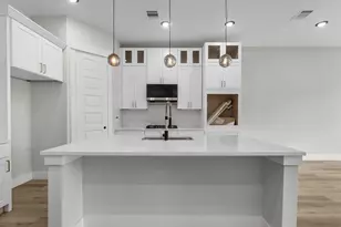 991 South Ln, Houston, TX 77088 - Photo 7