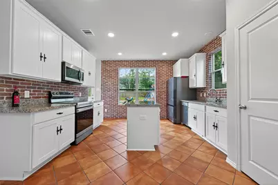 804 Pearl River Drive, Conroe, TX 77316 - Photo 5