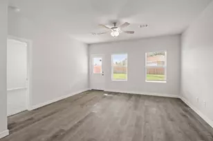 492 Shoreview Dr, Conroe, TX 77303 - Photo 9