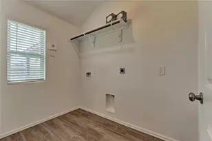 211 Garnett St, Magnolia, TX 77354 - Photo 17