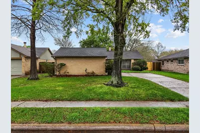 2823 Forest Point Drive, League City, TX 77573 - Photo 3