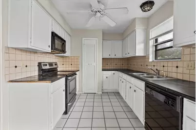 2823 Forest Point Drive, League City, TX 77573 - Photo 9