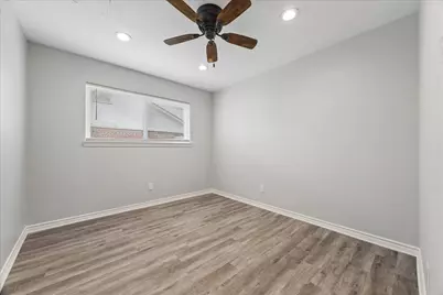 2811 Frostwood Circle, Dickinson, TX 77539 - Photo 11