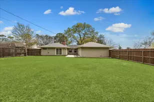 2811 Frostwood Cir, Dickinson, TX 77539 - Photo 5