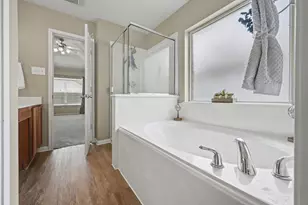 10235 Mills Run Dr, Houston, TX 77070 - Photo 15