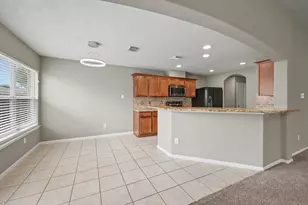10235 Mills Run Dr, Houston, TX 77070 - Photo 7