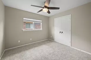 10235 Mills Run Dr, Houston, TX 77070 - Photo 17