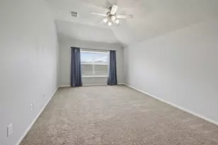 10235 Mills Run Dr, Houston, TX 77070 - Photo 11