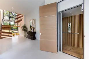 2006 Suffolk Dr, Houston, TX 77027 - Photo 11