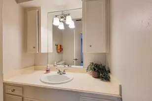 6302 1st St, Bellaire, TX 77401 - Photo 23