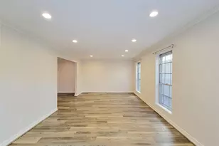 6302 1st St, Bellaire, TX 77401 - Photo 19